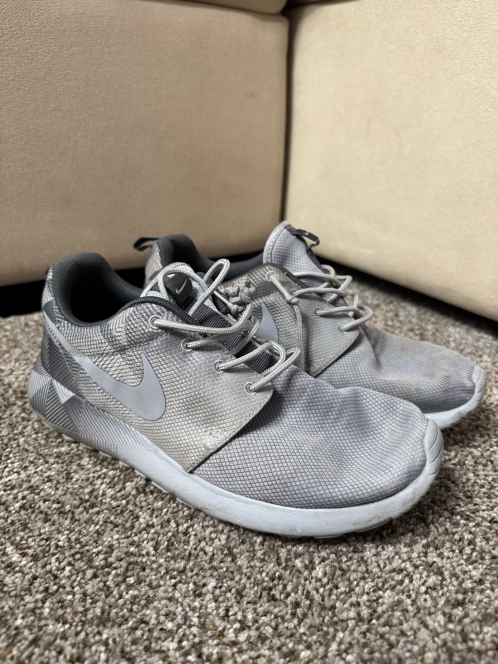 Nike Light Gray and White Men's Running Sneakers